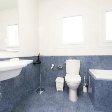 In With Private Pool And וילה *