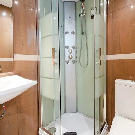 In With Private Pool And וילה *