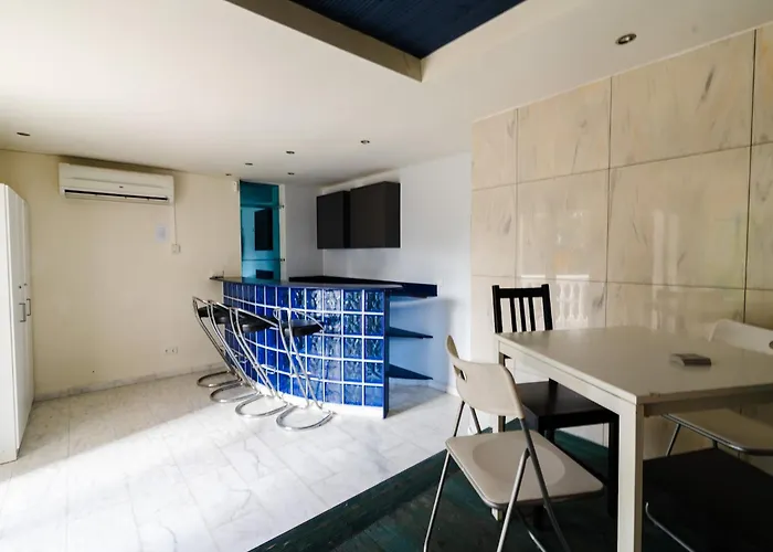 In With Private Pool And Villa