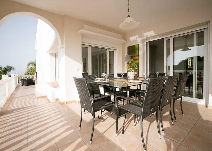 In With Private Pool And Villa Marbellac