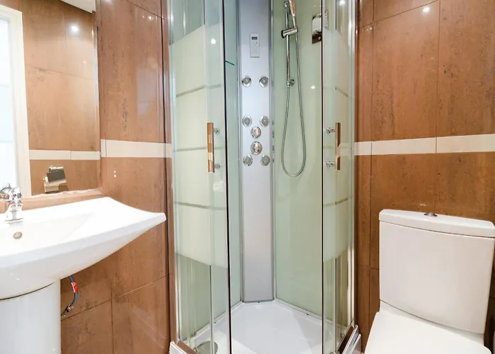 In With Private Pool And Villa *